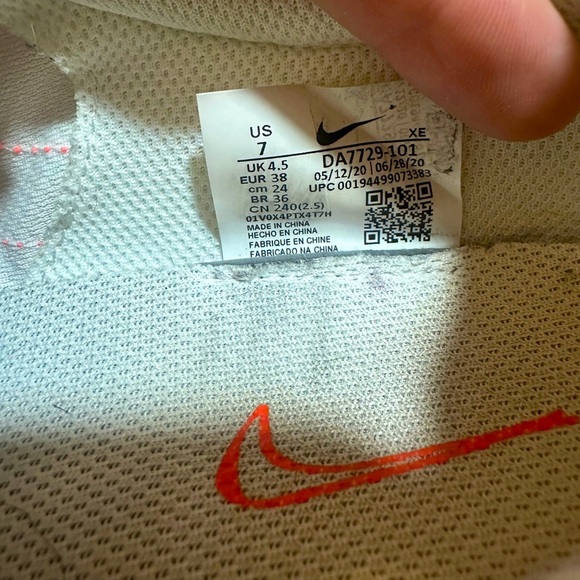 NIKE Women’s Daybreak Type 'White Hyper Crimson' tennis shoes Sz 7 - Picture 10 of 12